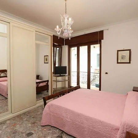 New! Casa Anna Sets In The Heart Of *